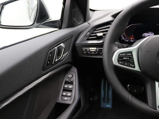 BMW 1 Serie 5-deurs 118i 2024 Benzine 15