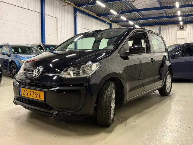 Volkswagen up! 1.0 BMT move up! 2019 Benzine 4
