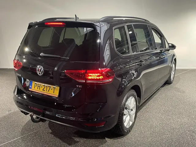 Volkswagen Touran 2