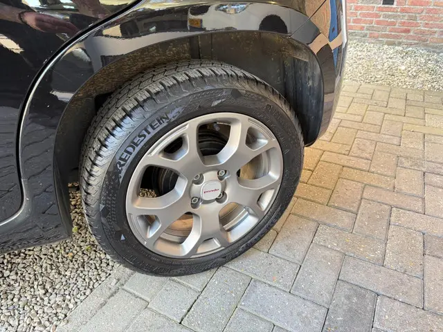 Fiat Panda 1.2 Lounge 2018 Benzine 9