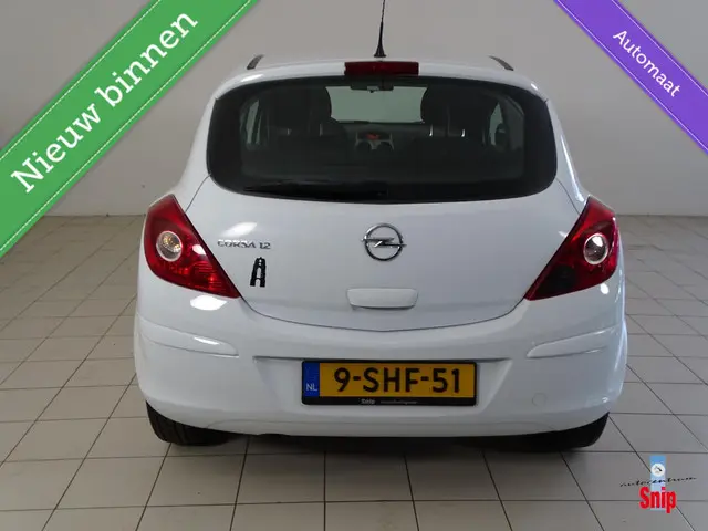 Opel Corsa 1.2-16V Cosmo Automaat 2013 Benzine 2