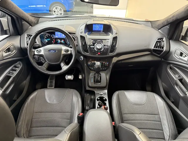 Ford Kuga 1.6 Titanium Plus 4WD, 183Pk, 2015, 2015 Benzine 2