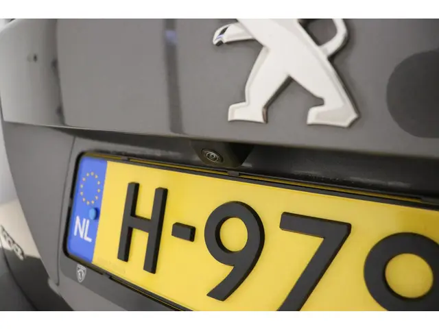 Peugeot 2008 1.2 PureTech GT-Line 2020 Benzine 14