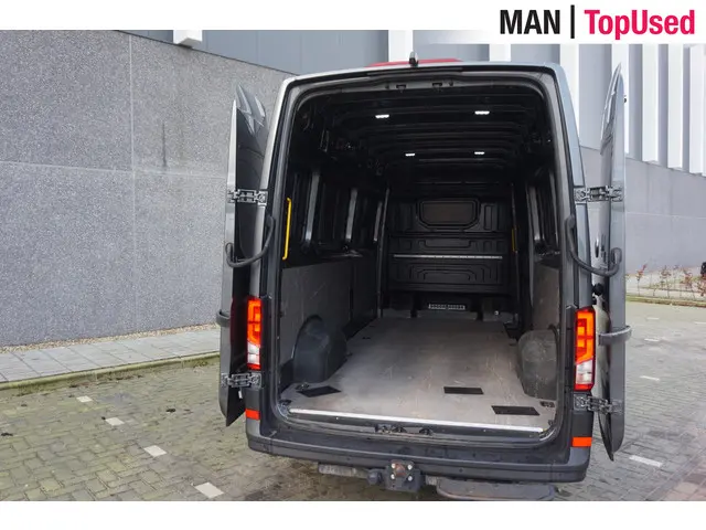 Volkswagen Crafter 35 2.0 TDI L4H3 Highline 2021 Diesel 32