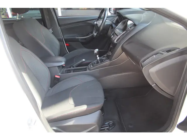 Ford Focus 1.0 ST-Line 126 Pk HB 2017 Benzine 18