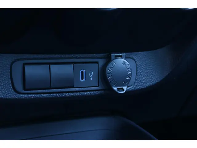 Toyota Aygo X 1.0 VVT-i MT play, 2025 Benzine 24