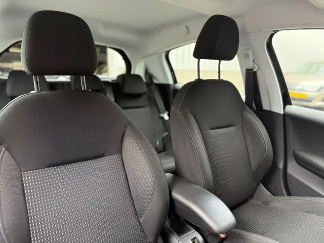 Peugeot 208 1.2 PureTech Allure 2018 Benzine 16