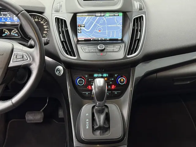 Ford C-MAX 1.5 Titanium 2015 Benzine 37