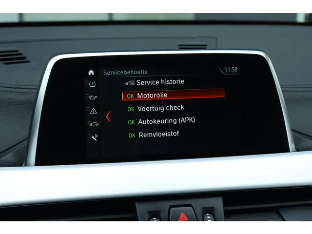 BMW X2 sDrive20i Executive 2018 Benzine 27