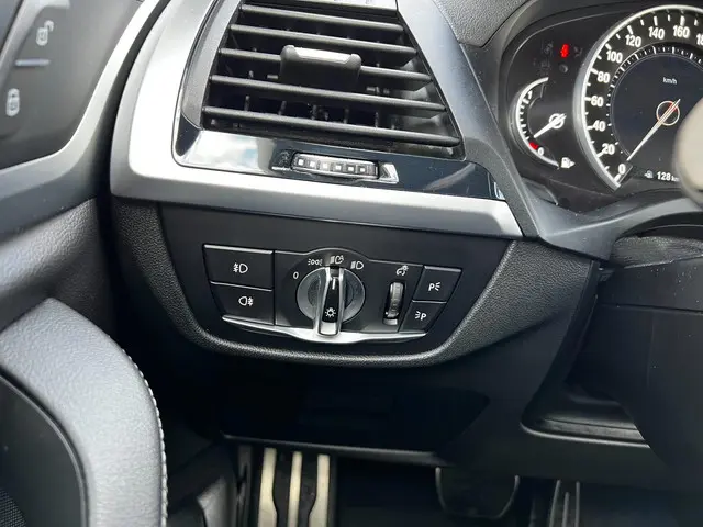 BMW X4 XDrive20i High Executive m-pakkat 2018 Benzine 17