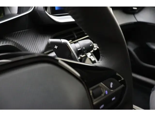 Peugeot 208 1.2 PureTech Allure Pack 2023 Benzine 27