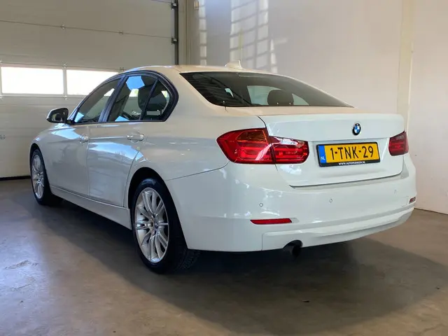 BMW 3 Serie 316i 2012 Benzine 4