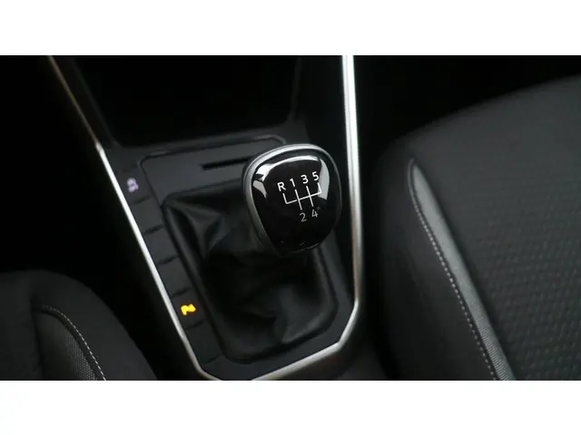 Volkswagen Polo 1.0 TSI 95pk Life 2024 Benzine 26