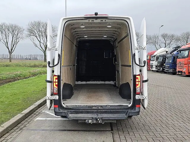 MAN TGE 3.140 2019 Diesel 12