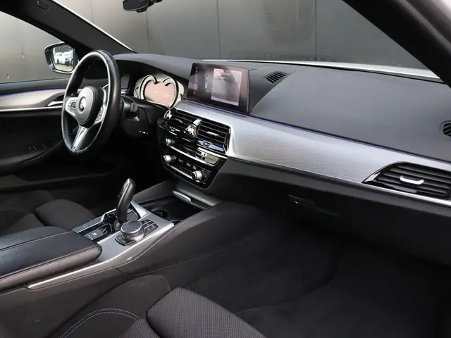 BMW 5 Serie Touring 520i High Executive 2019 Benzine 22