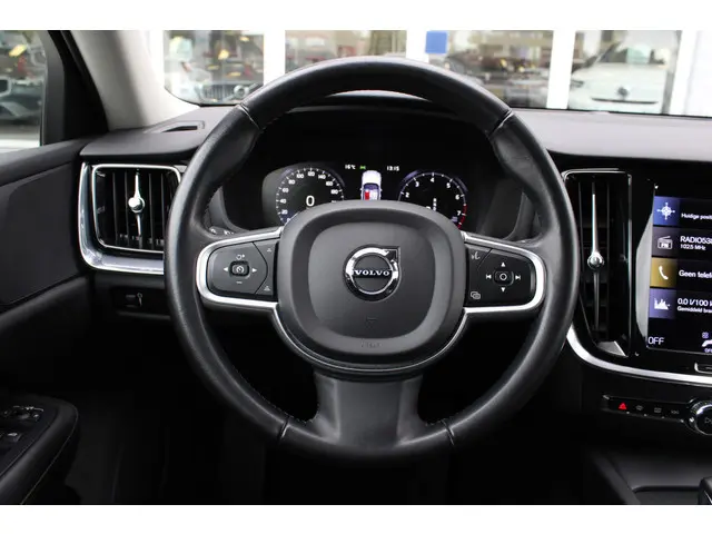 Volvo V60 B3 Automaat Momentum Advantage 2021 Benzine 39