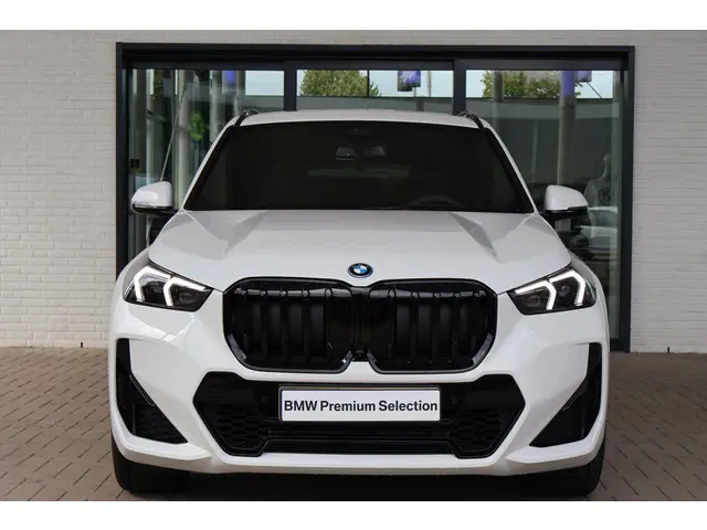BMW X1 xDrive25e 2025 Hybride Benzine 3