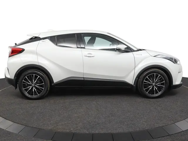 Toyota C-HR 1.8 Hybrid Dynamic 2017 Hybride Benzine 12