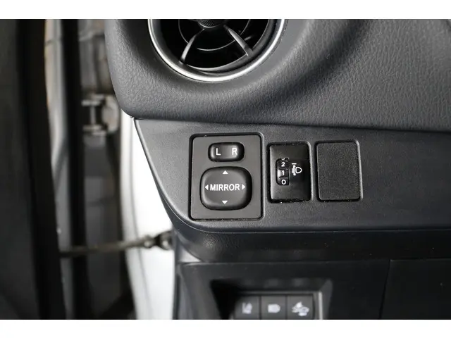 Toyota Yaris 1.5 Hybrid Y20 2019 Hybride Benzine 12