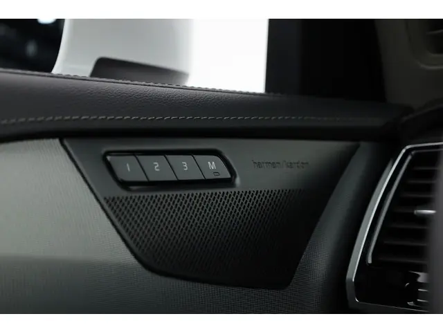 Volvo XC90 T8 Recharge Plus Bright 2024 Hybride Benzine 8