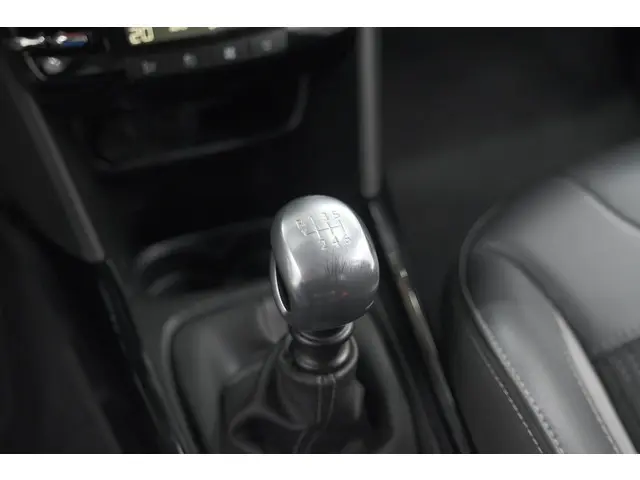 Peugeot 2008 PureTech 130 Allure 2019 Benzine 41