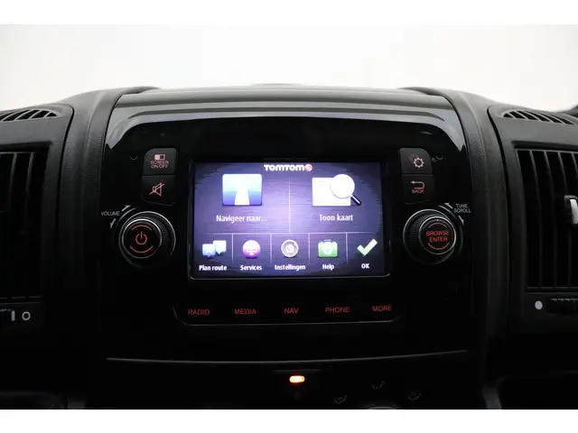 Peugeot Boxer 330 2.2 BlueHDi L1H1 Premium 2020 Diesel 17