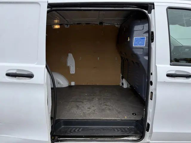 Mercedes-Benz eVito 112 66kWh 2022 Elektrisch 11
