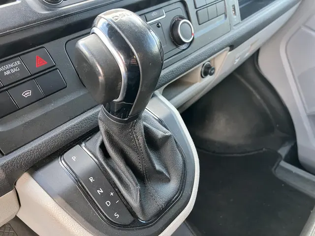 Volkswagen Transporter 2.0 TDI L2H1 Highline 2016 Diesel 21