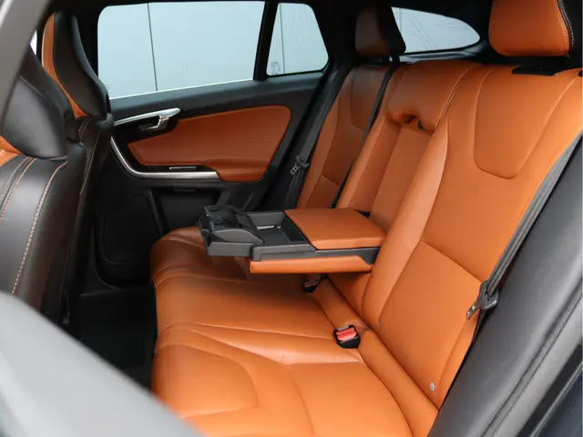 Volvo V60 2.4 D6 AWD Plug-In Hybrid 2015 Hybride Diesel 26