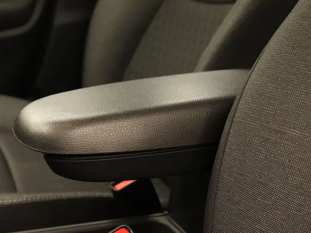 Toyota Yaris 1.5 Hybrid Active Plus 2021 Hybride Benzine 35