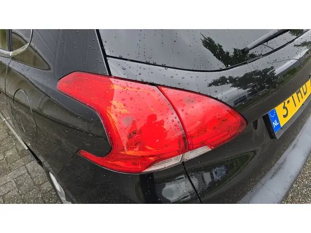 Peugeot 2008 1.2 VTi Allure Pack Premium Plus 2014 Benzine 13