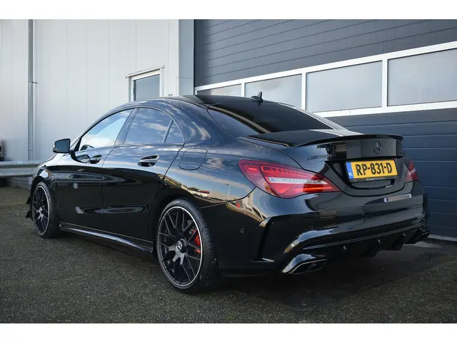 Mercedes-Benz CLA AMG 45 4MATIC 2018 Benzine 3