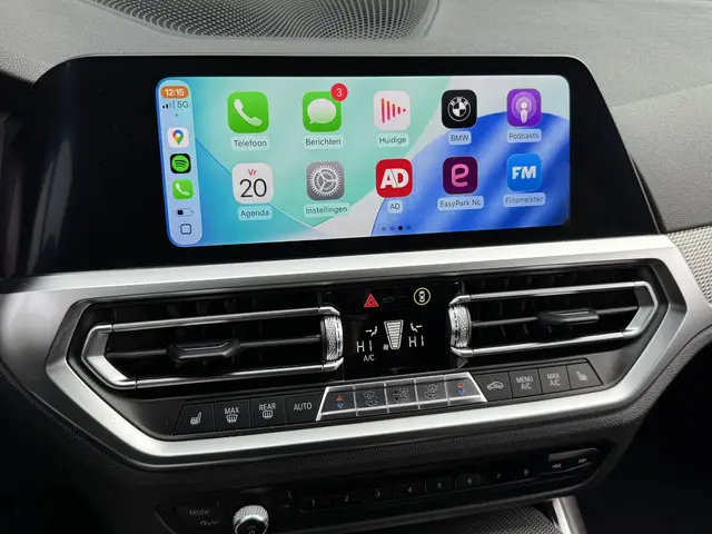 BMW 3 Serie TOURING 330e M-SPORT 2021 Hybride Benzine 27