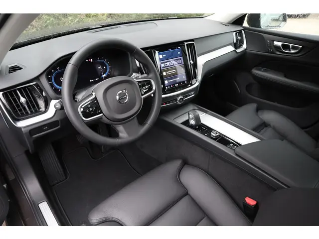 Volvo V60 Cross Country 2.0 B5 AWD Plus 2023 Benzine 12