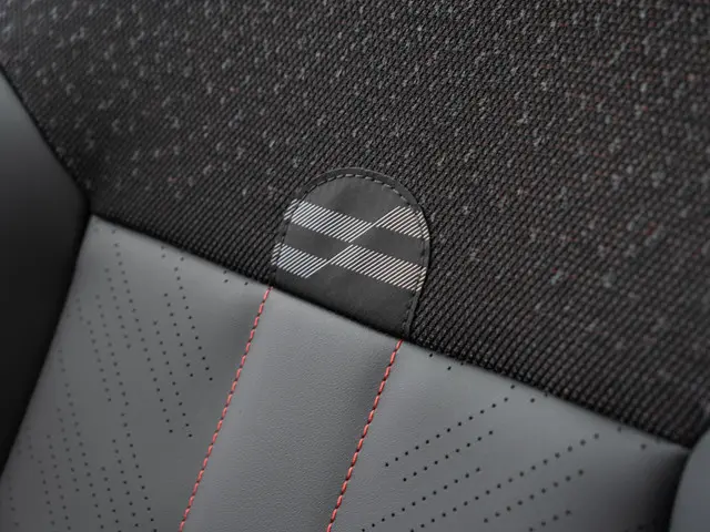 MINI 3-Deurs John Cooper Works 2025 Benzine 37
