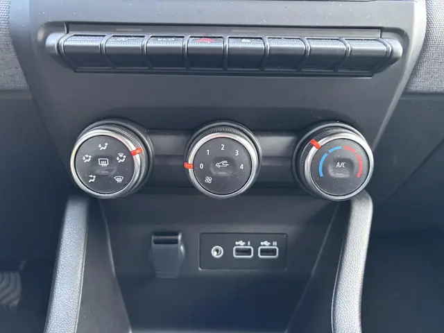 Renault Clio 1.0 TCe 90 GPF evolution 2024 Benzine 11