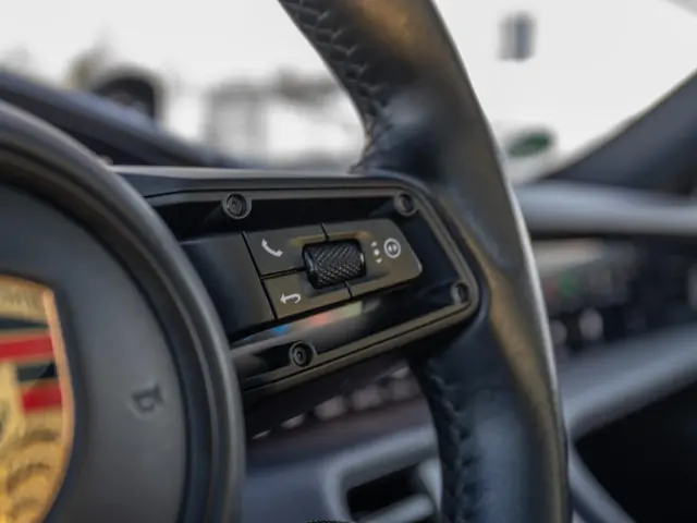 Porsche Taycan Performance 84 kWh 2023 Elektrisch 25