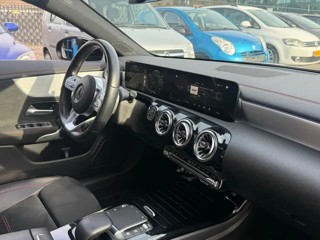 Mercedes-Benz CLA 180 AMG Line 2023 Benzine 10