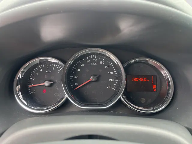 Dacia Logan MCV 0.9 TCe 10th Anniversary 2015 Benzine 11