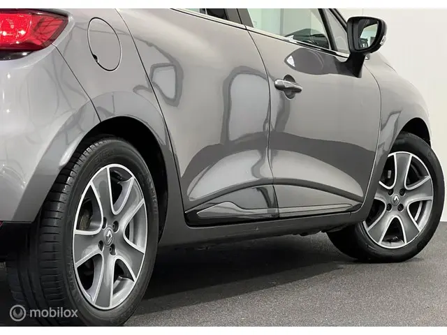 Renault Clio 0.9 TCe ECO Night&Day 2015 Benzine 25