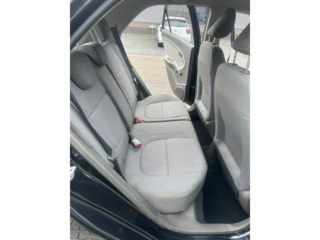 Kia Picanto 1.0 CVVT 2012 Benzine 12