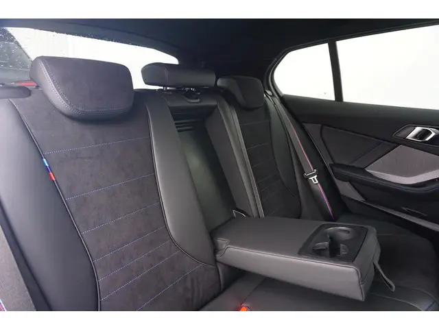 BMW 1 Serie 5-deurs 120 2025 Benzine 10