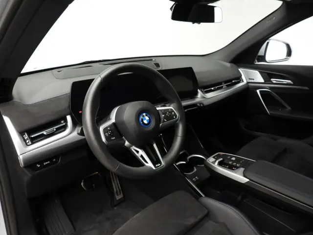 BMW iX2 xDrive30 2024 Elektrisch 6