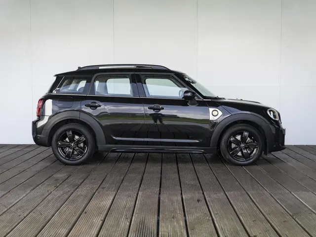 MINI Countryman SE ALL4 2022 Hybride Benzine 4