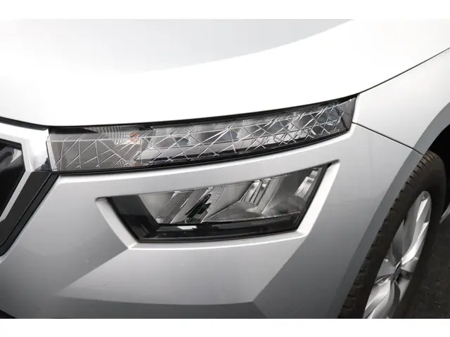 Škoda Kamiq 1.0 TSI 110pk Ambition 2021 Benzine 38