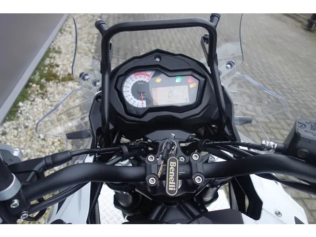 Benelli TRK 502 X 2023 Benzine 14