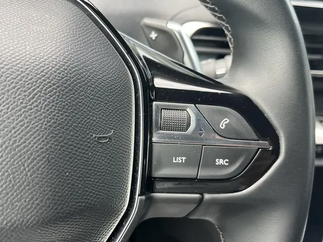 Peugeot 3008 1.6 HYbrid 225 GT 2023 Hybride Benzine 22