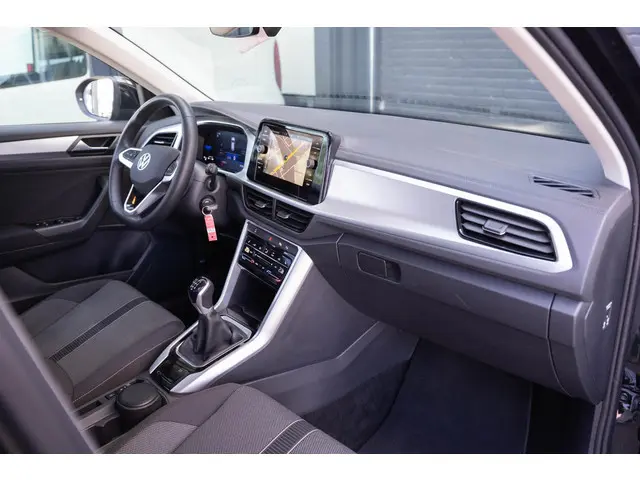 Volkswagen T-Roc 1.0 TSI Life 2023 Benzine 28