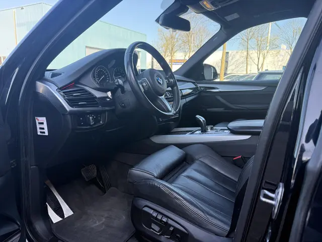 BMW X5 xDrive50i High Executive 7p. 2013 Benzine 2