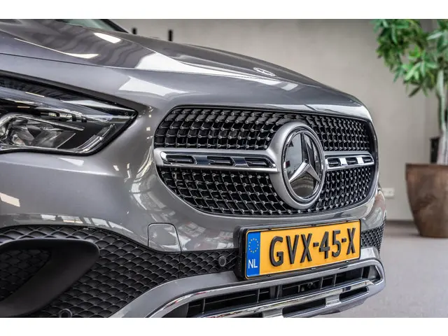 Mercedes-Benz GLA 250 e Luxury Line 2023 Hybride Benzine 7
